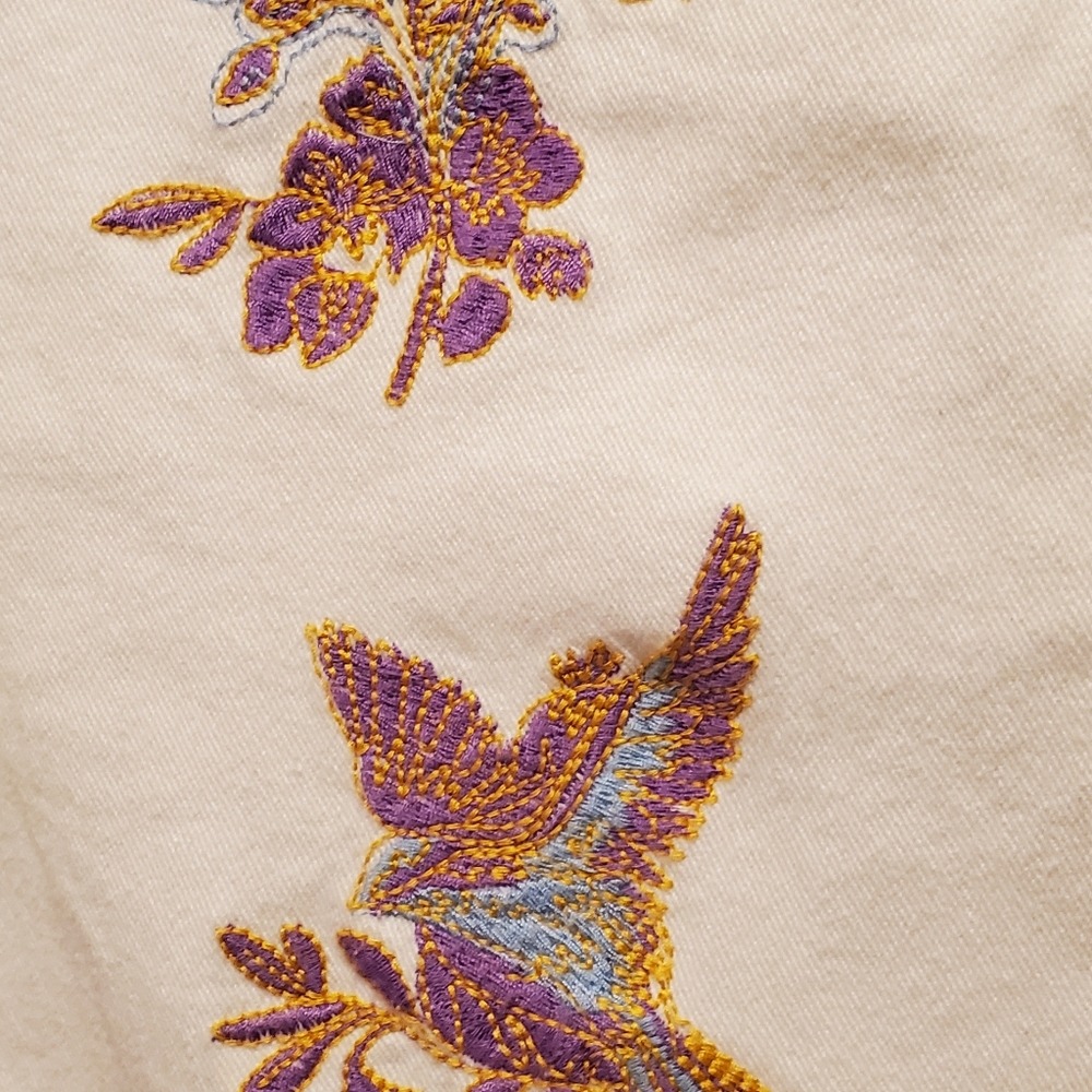 Venus White jean, with embroidery on it.  Size 2, beautiful. - Picture 2 of 10